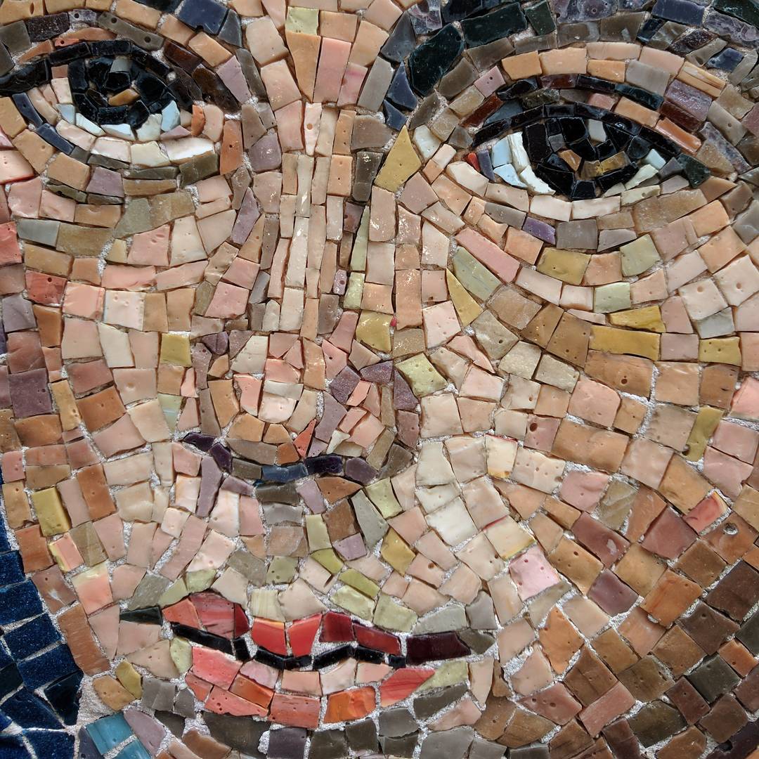 Wonder how successfully I could emulate this actual mosaic with Photoshop…